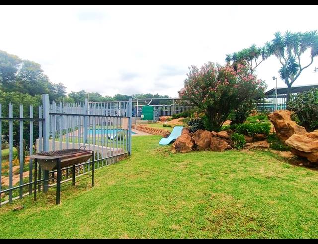 2 BEDROOM TOWNHOUSE FOR SALE IN SOUTH CREST